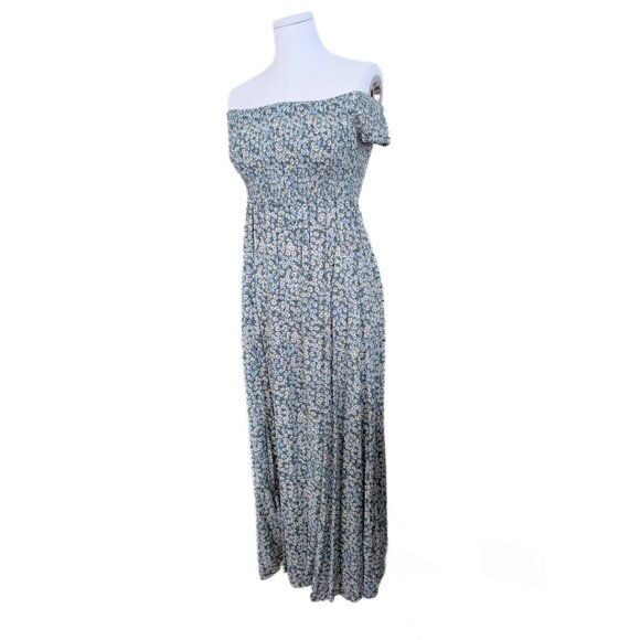 Gorgeous off-shoulder maxi dress - Picture 2 of 12